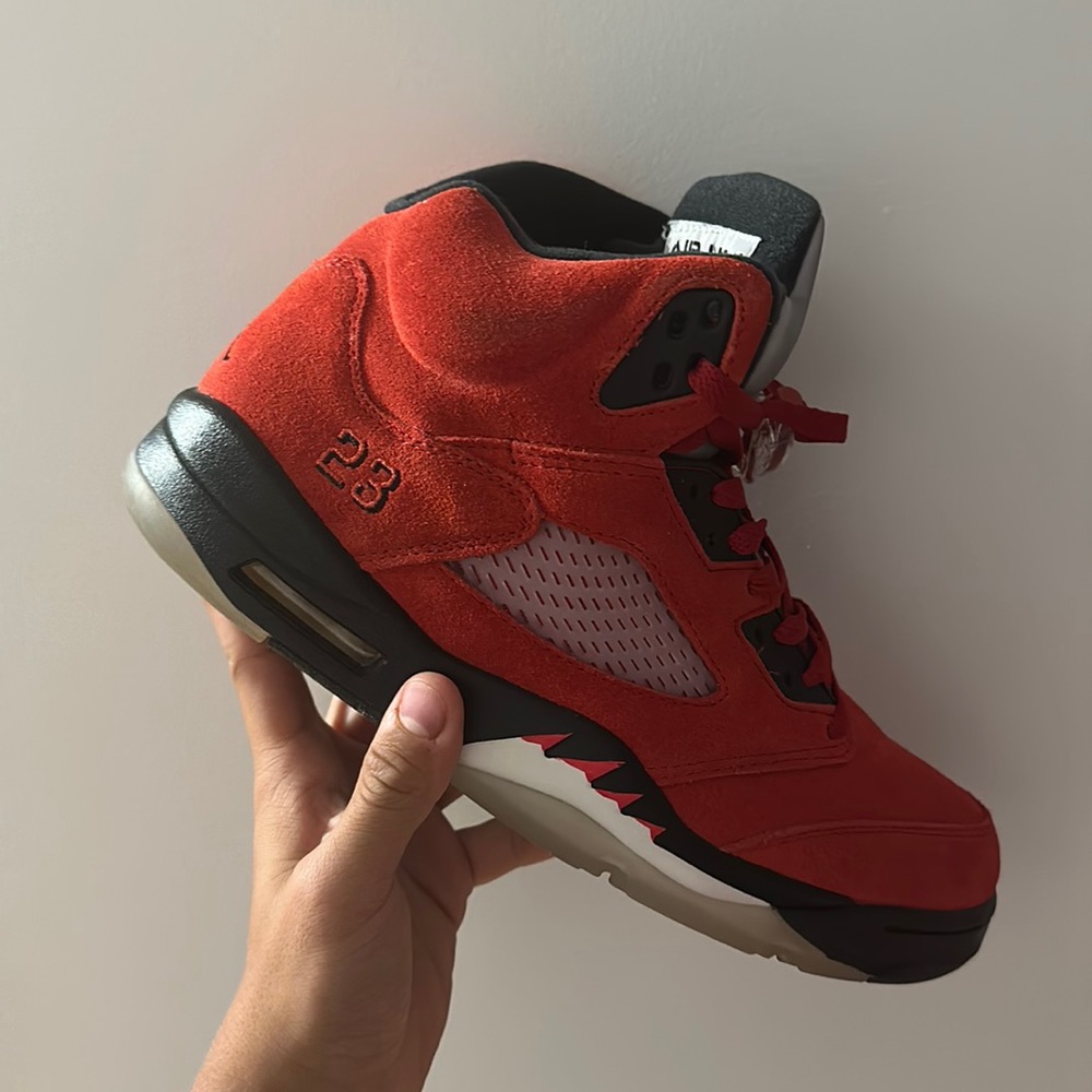 Red Bull Jordan 5s Size 10.5 Replacement box
